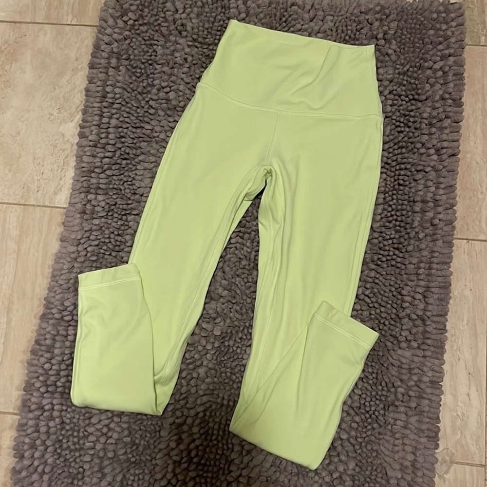 Lululemon Bright green leggings never worn size 2